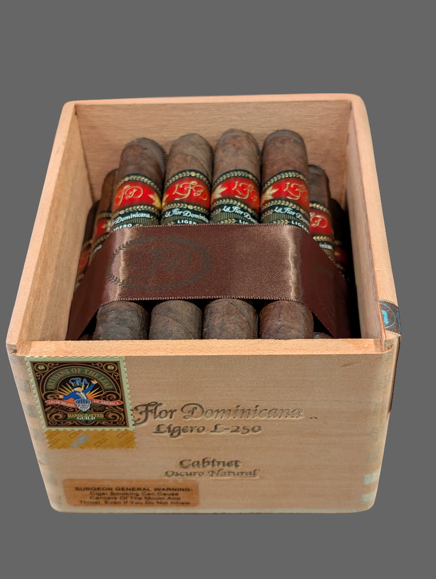 La Flor Dominicana Ligero L-250 Cabinet Oscuro Bx