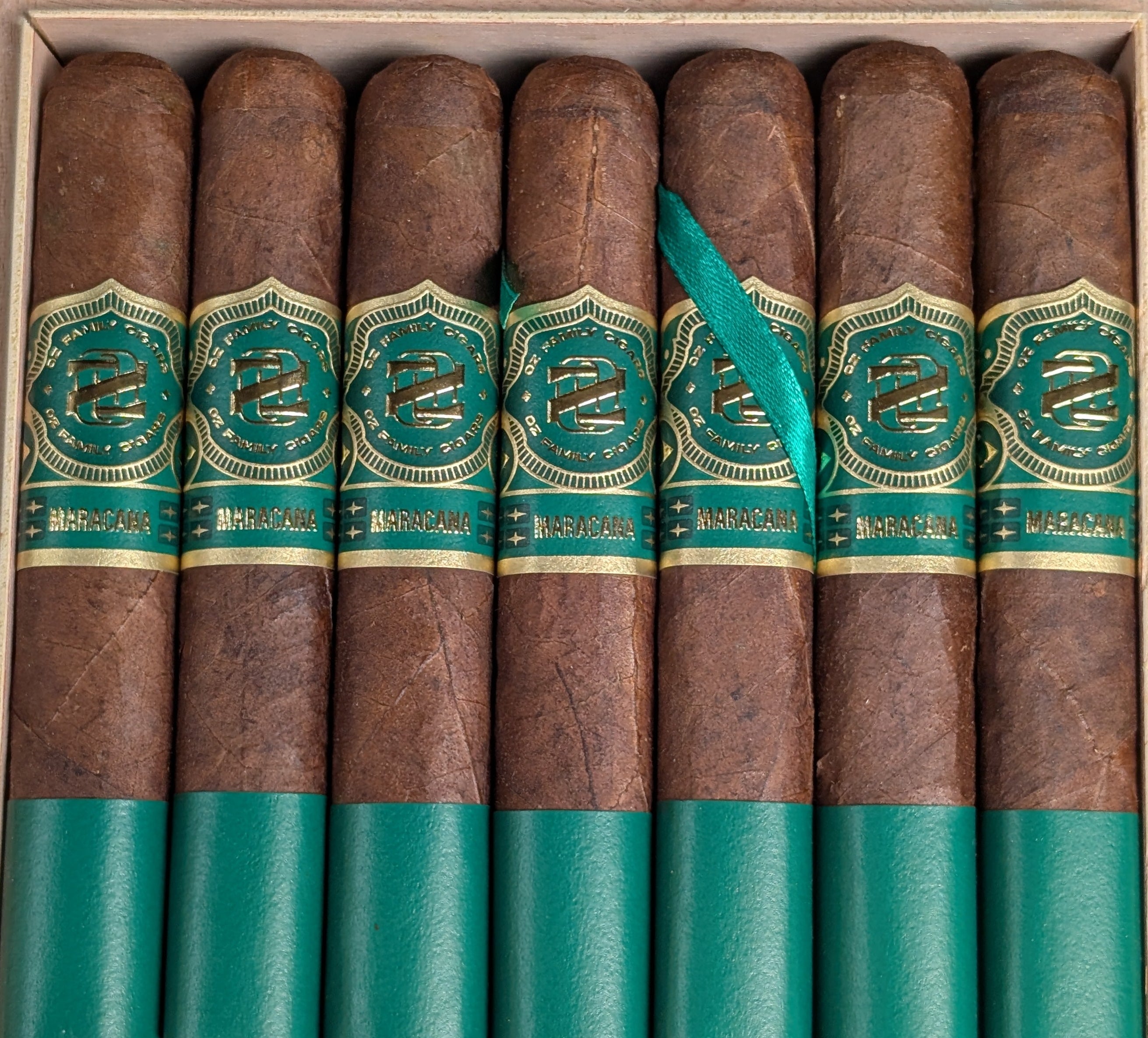 Oz Family Cigar Maracana Robusto Extra Bx
