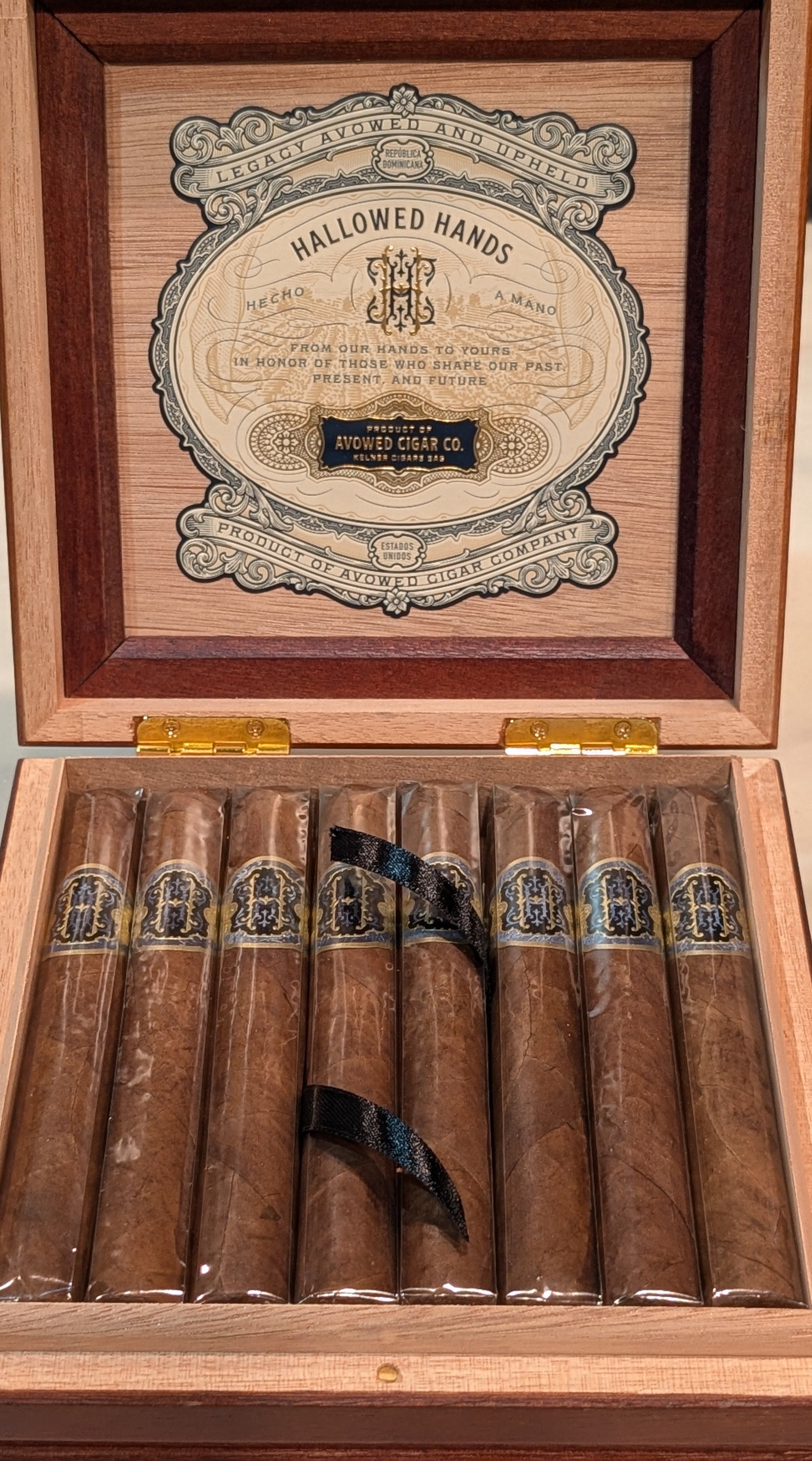 Hallowed Hands Corona Gorda Box