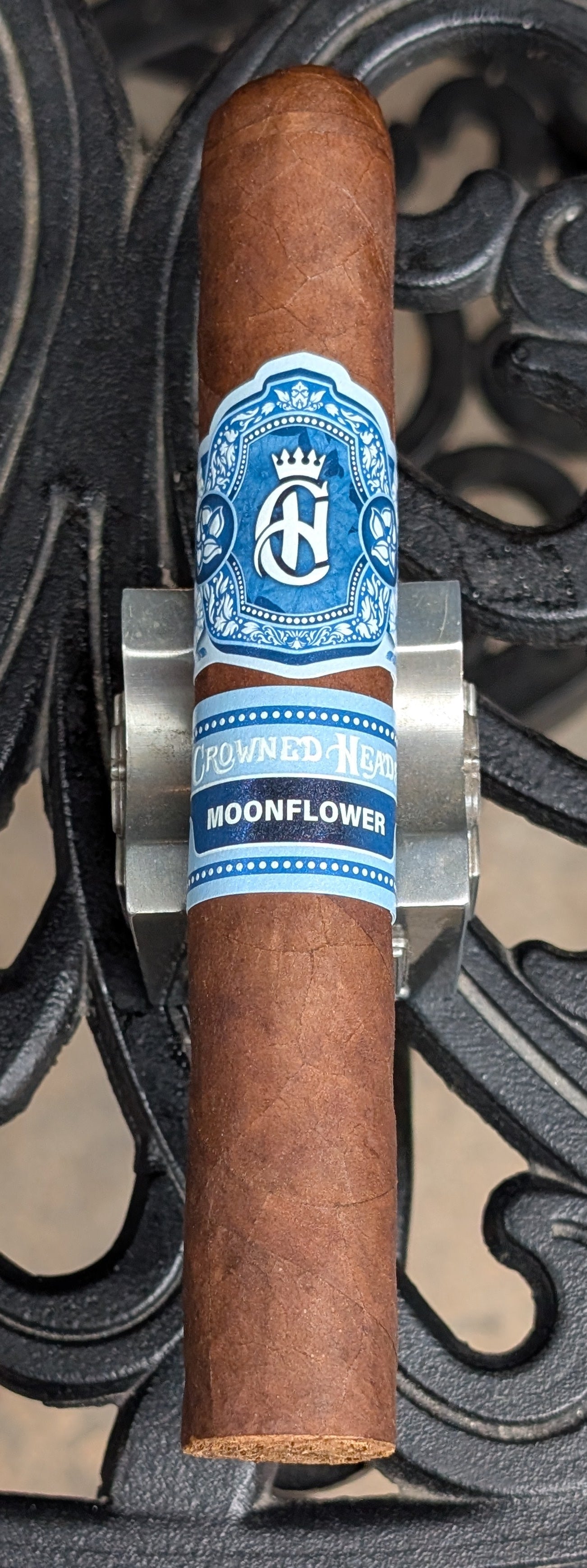 Moonflower Toro