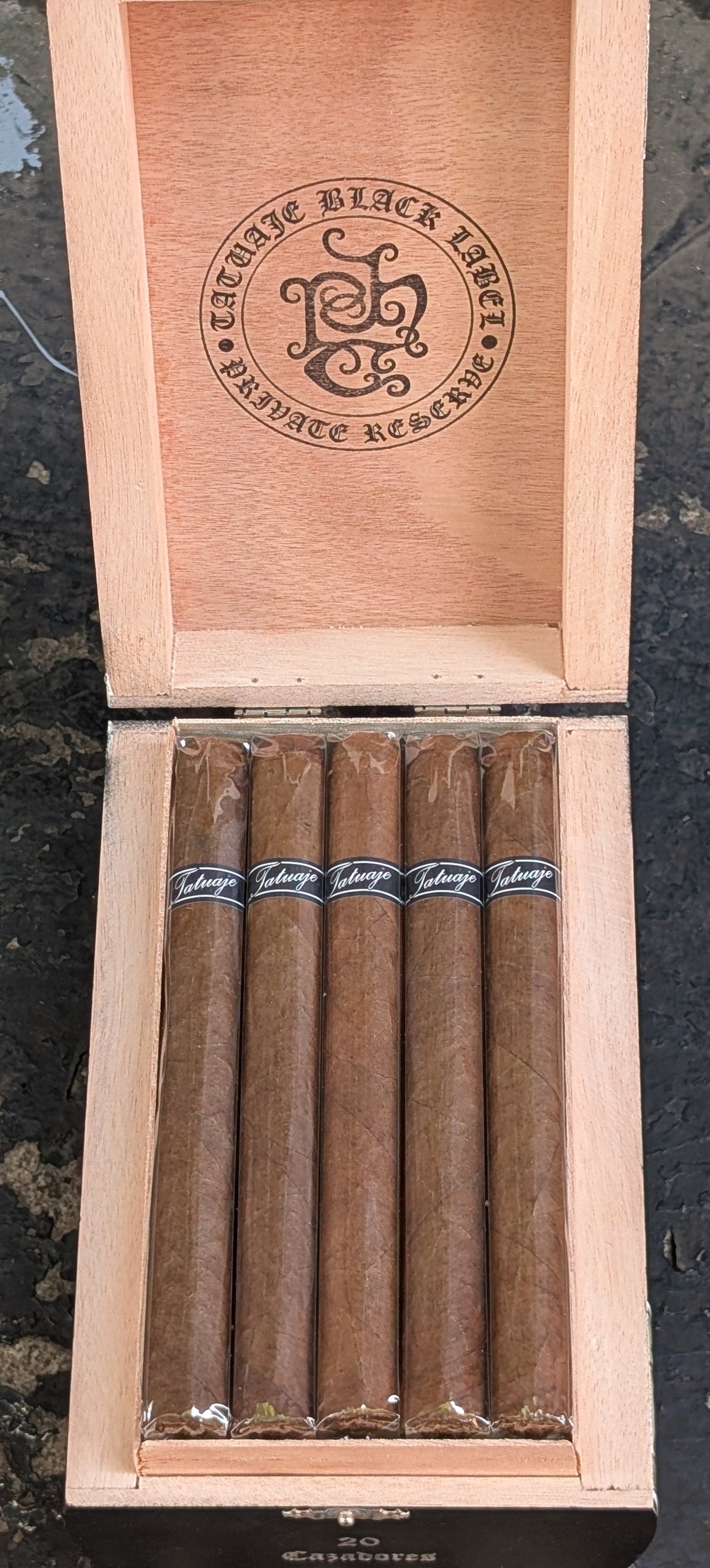 Tatuaje Black Cazadores Bx