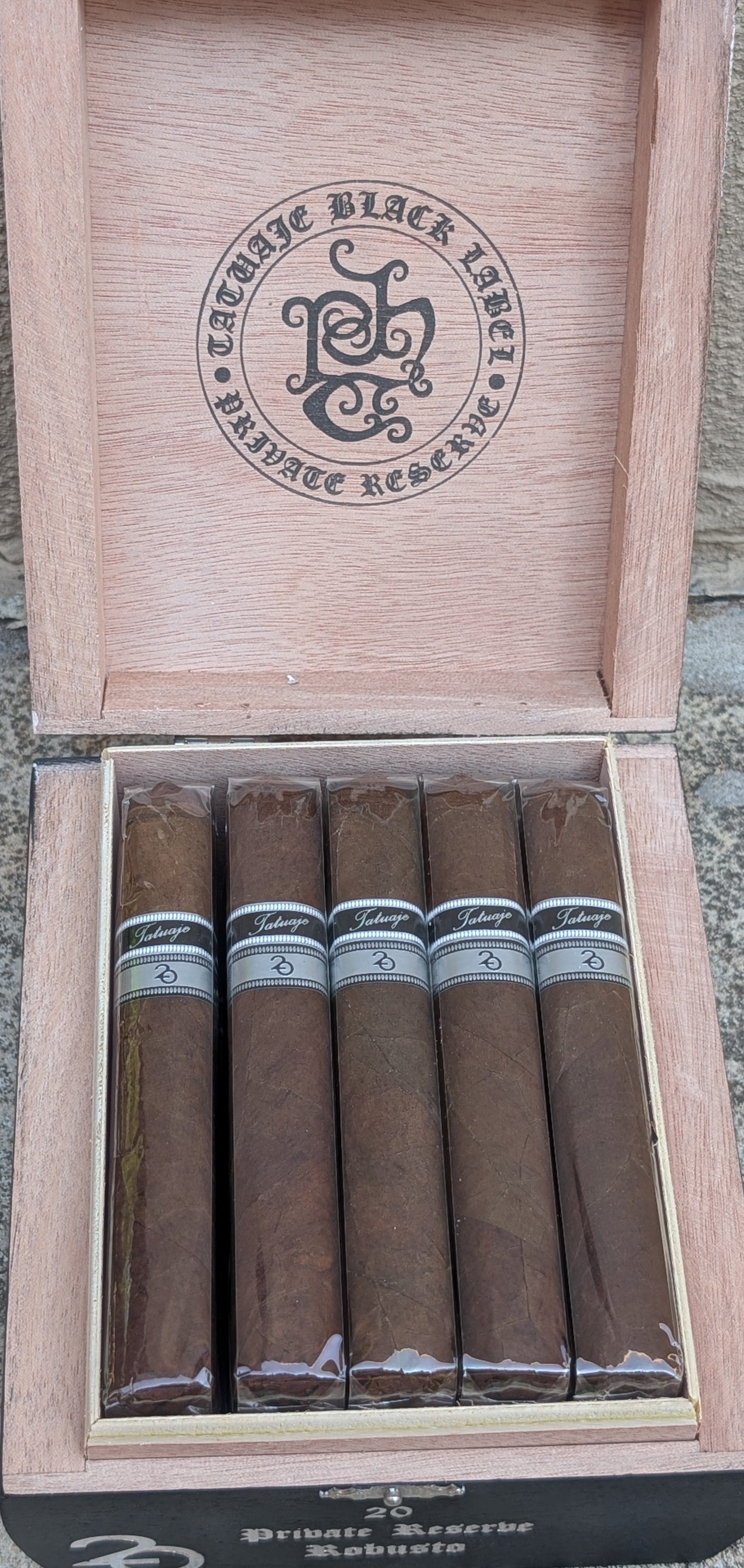 Tatuaje Black 20th Robusto Bx