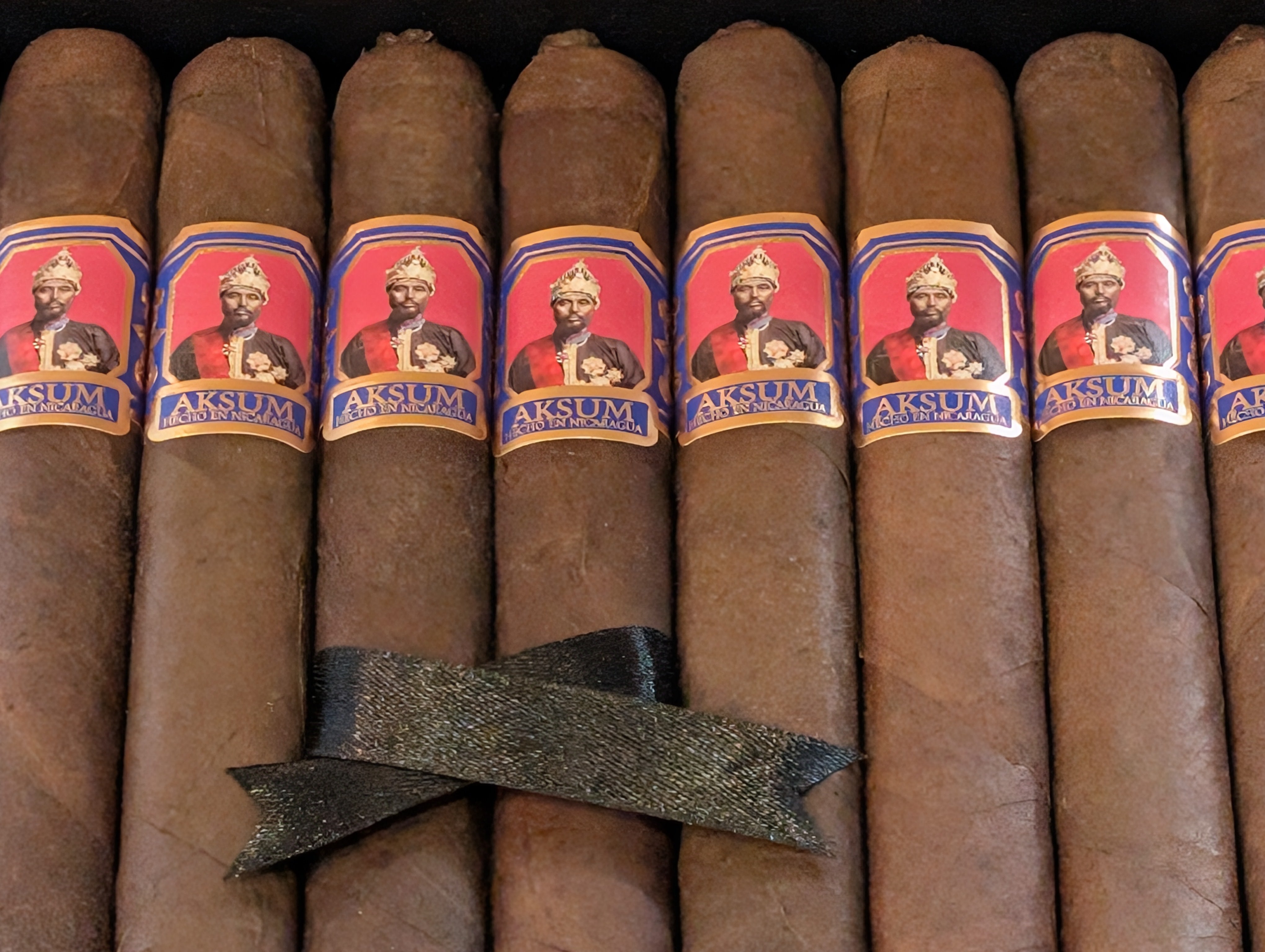 Foundation Aksum Robusto Maduro