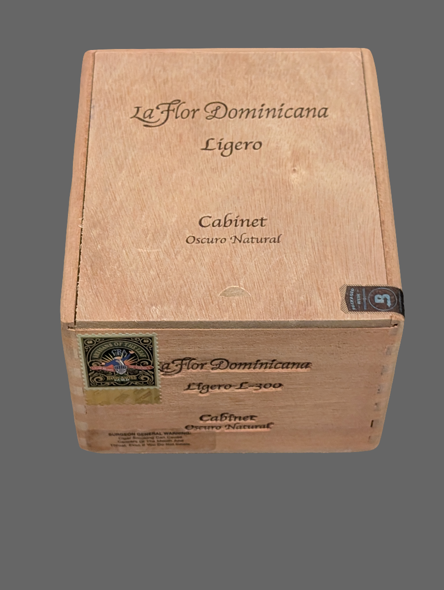 La Flor Dominicana Ligero 300 Cabinet Oscuro Bx