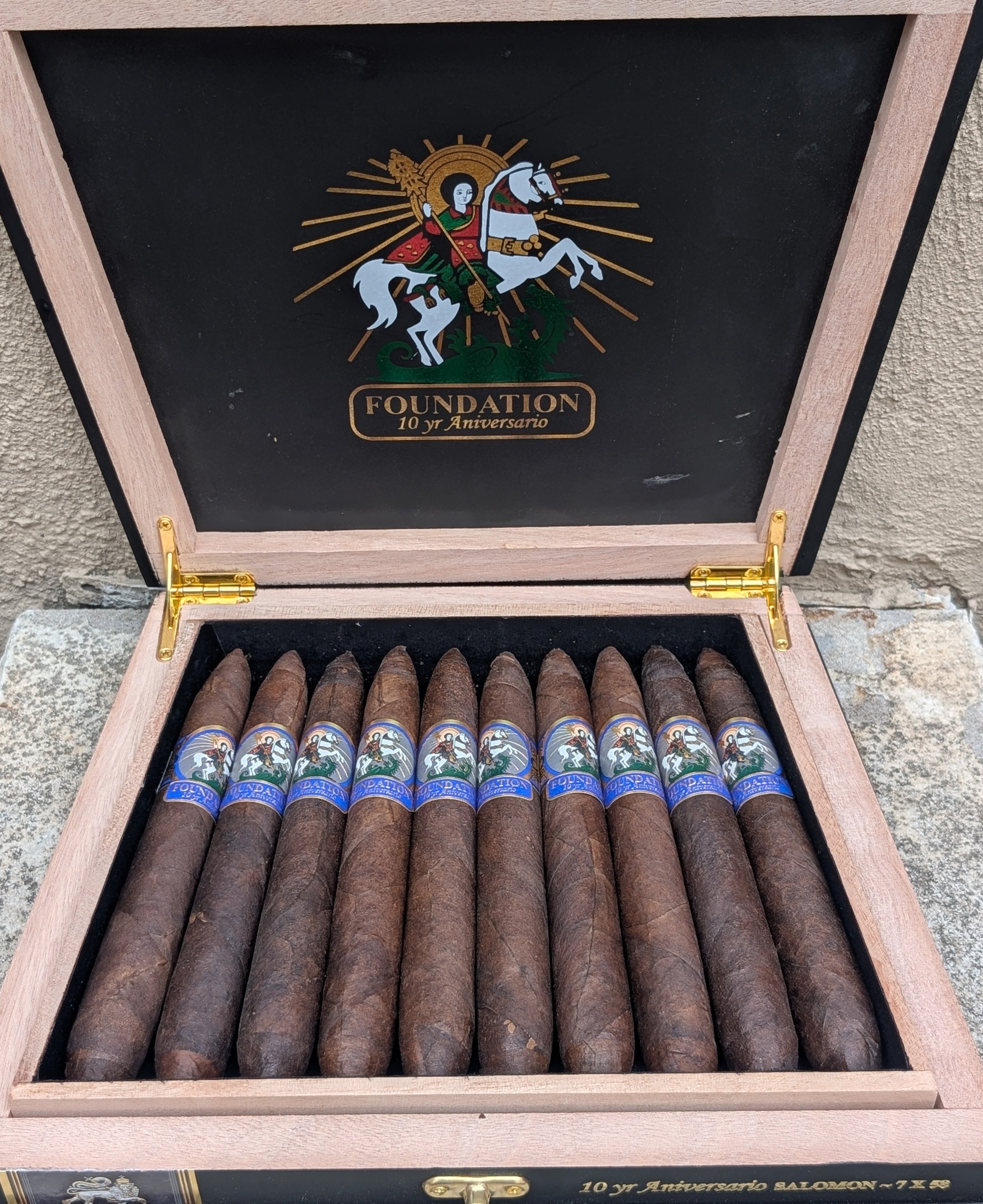 Foundation 10yr Anniversario Bx