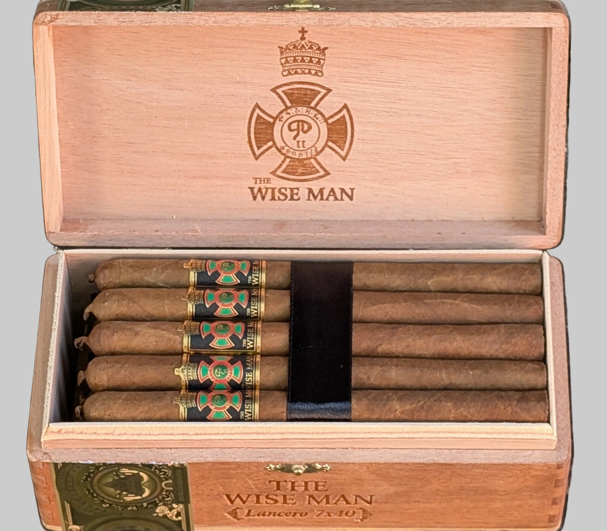 Foundation Wise Man Corojo Lancero Bx