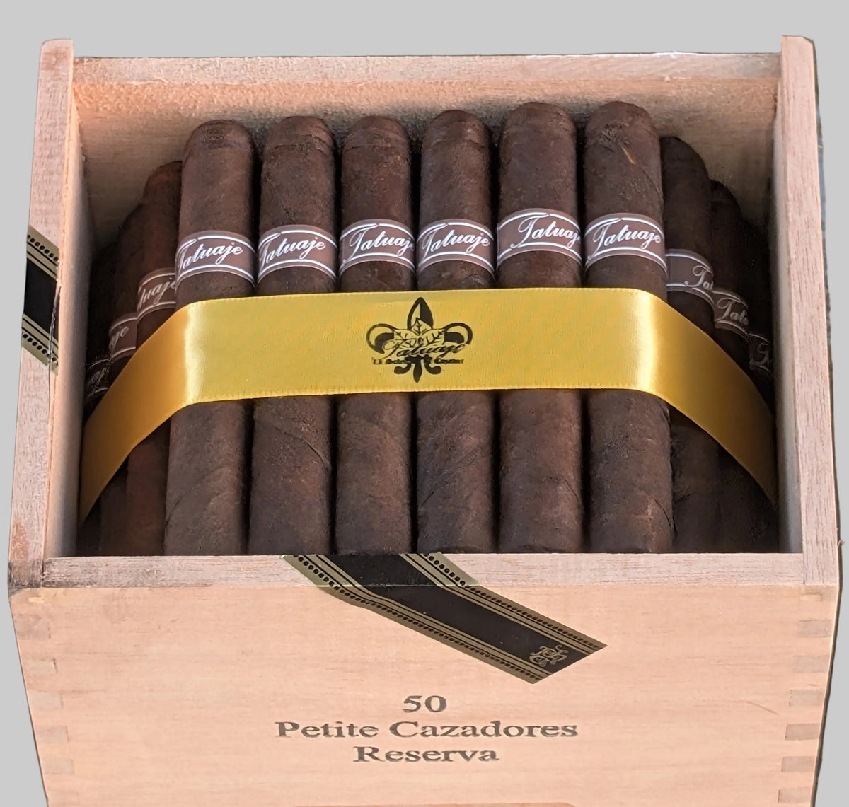 Tatuaje Petite Cazadores Bx