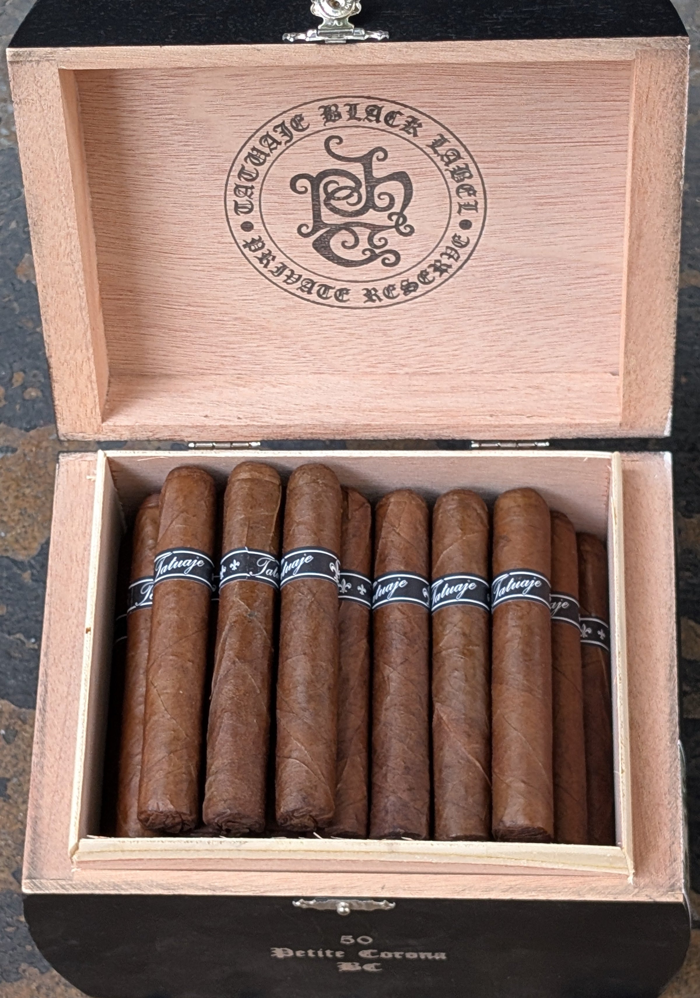 Tatuaje Black Petite Corona Bx