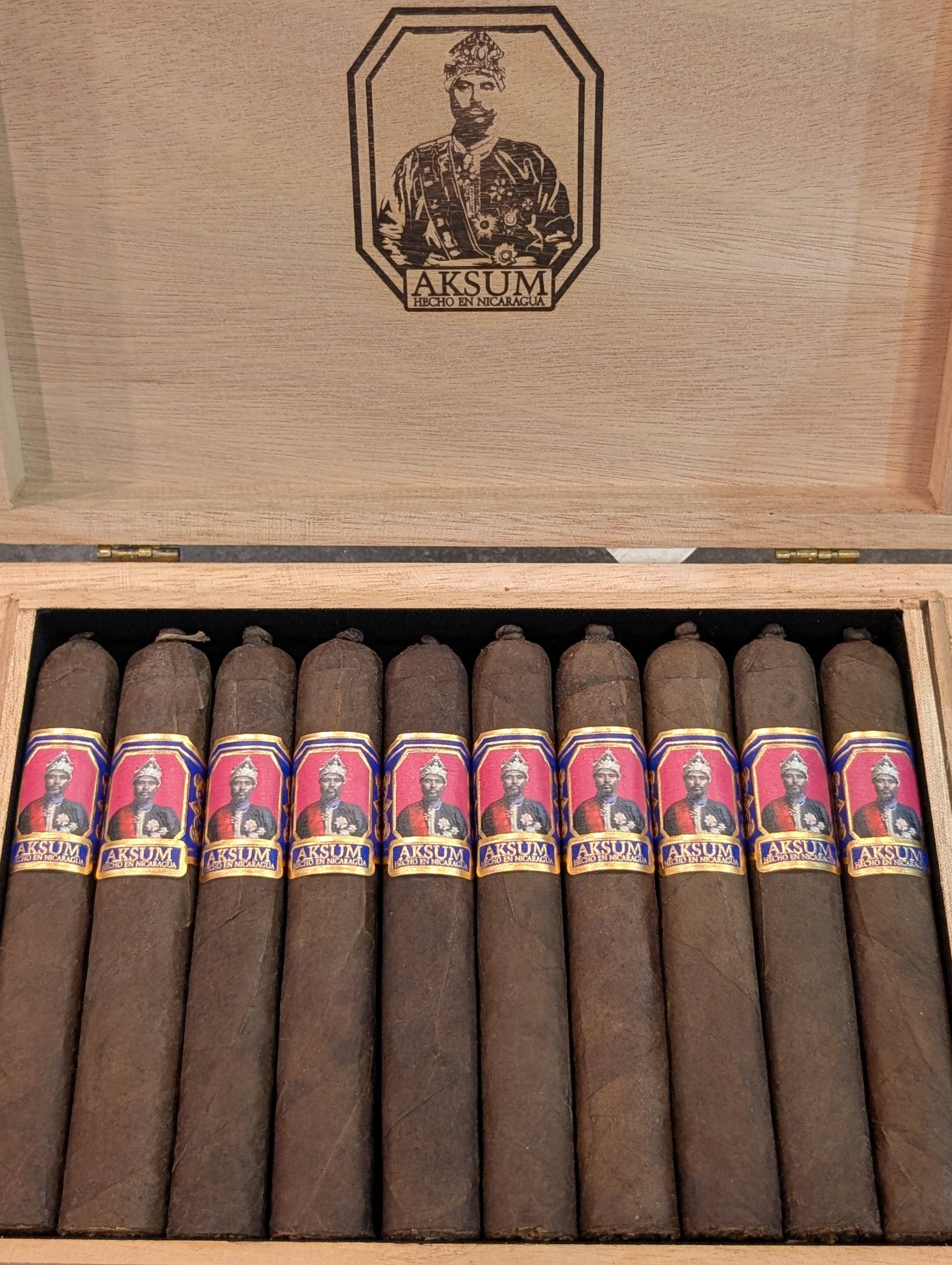 Foundation Aksum Maduro Robusto Bx