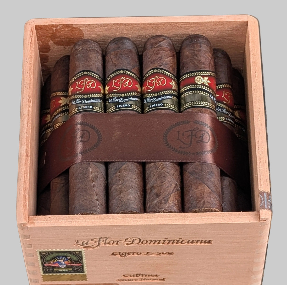 La Flor Dominicana Ligero L-500 Cabinet Oscuro Bx