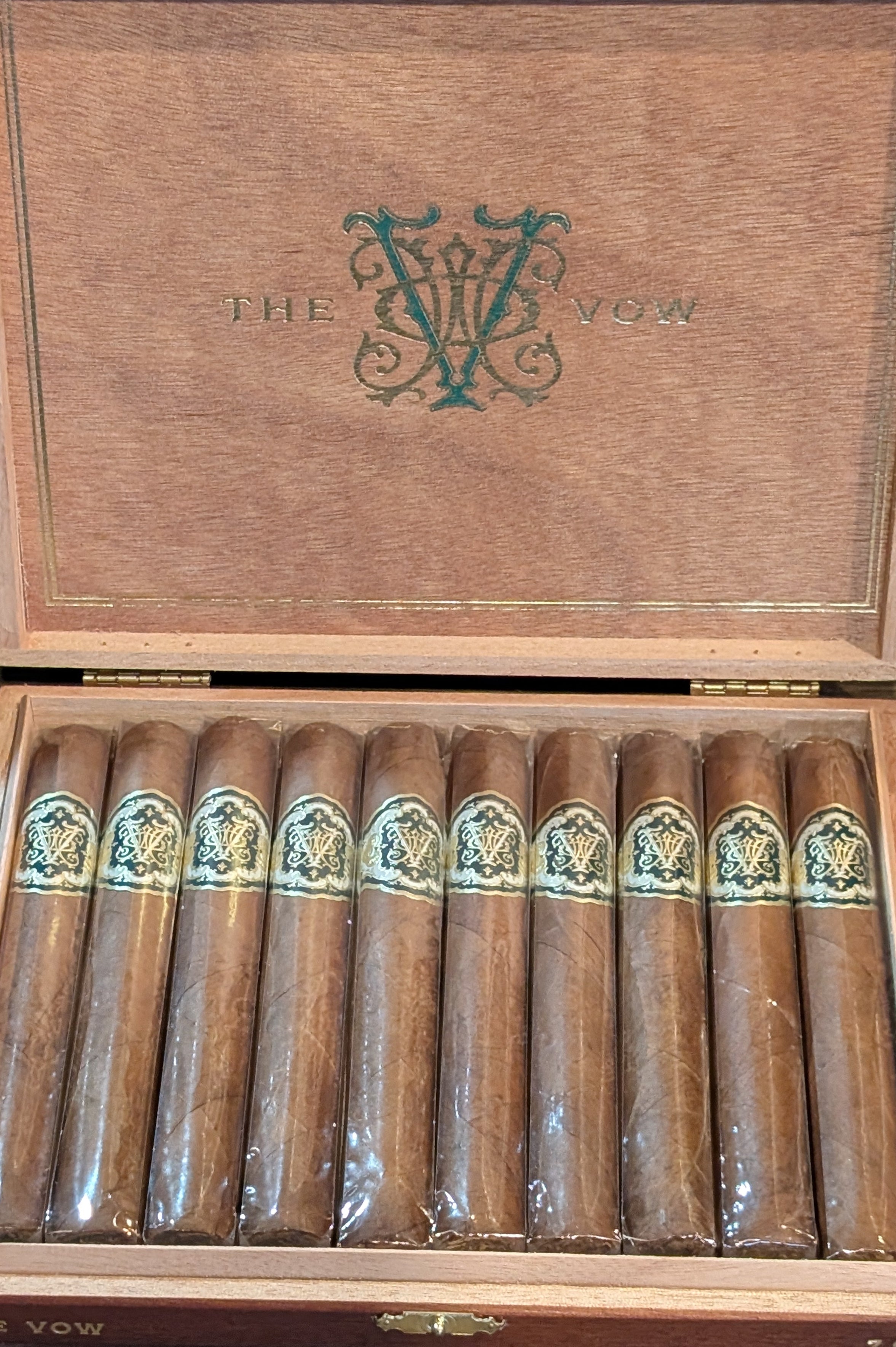 The Vow 7.05 Corona Gorda Bx