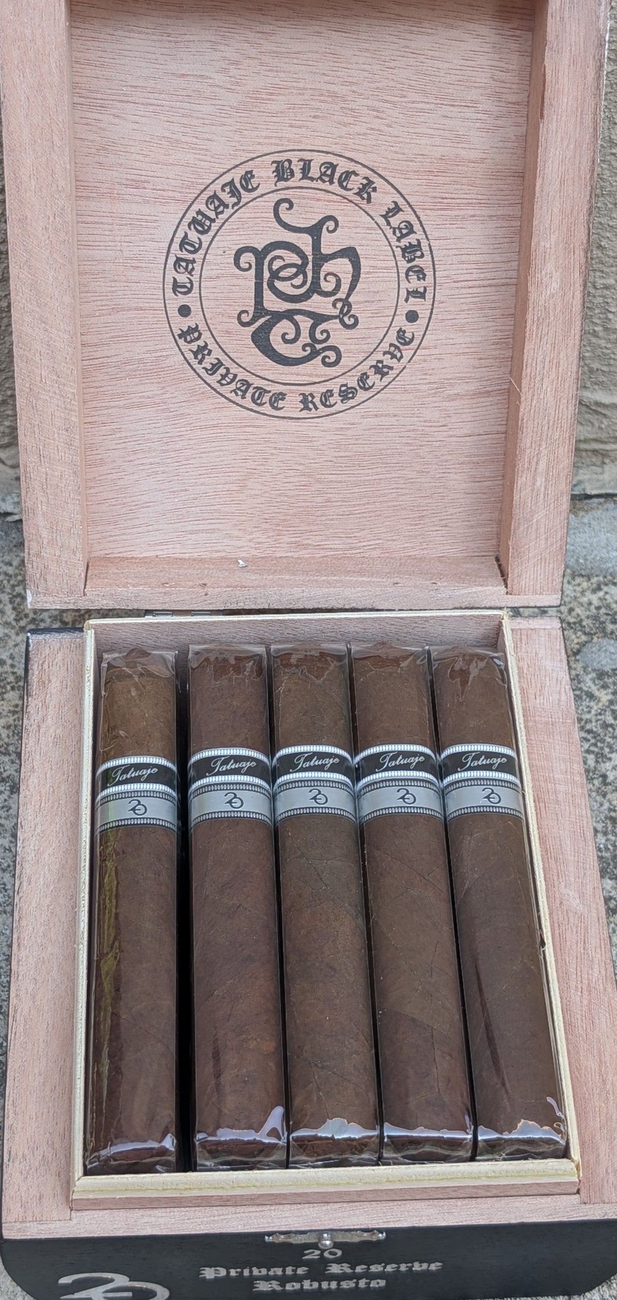 Tatuaje Black 20th Robusto Bx